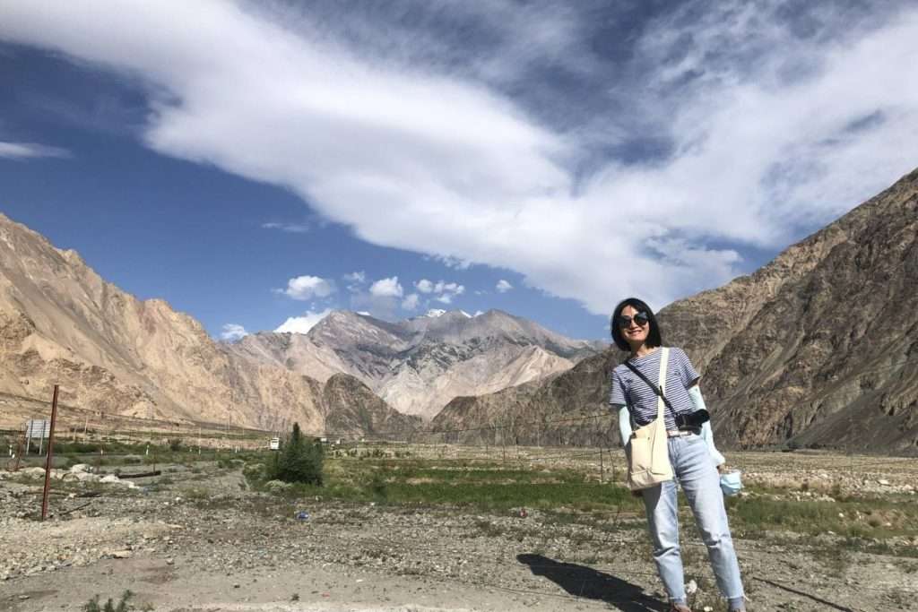 3-Alice-Zhang-On-the-way-from-Kashgar-to-Taxkorgan